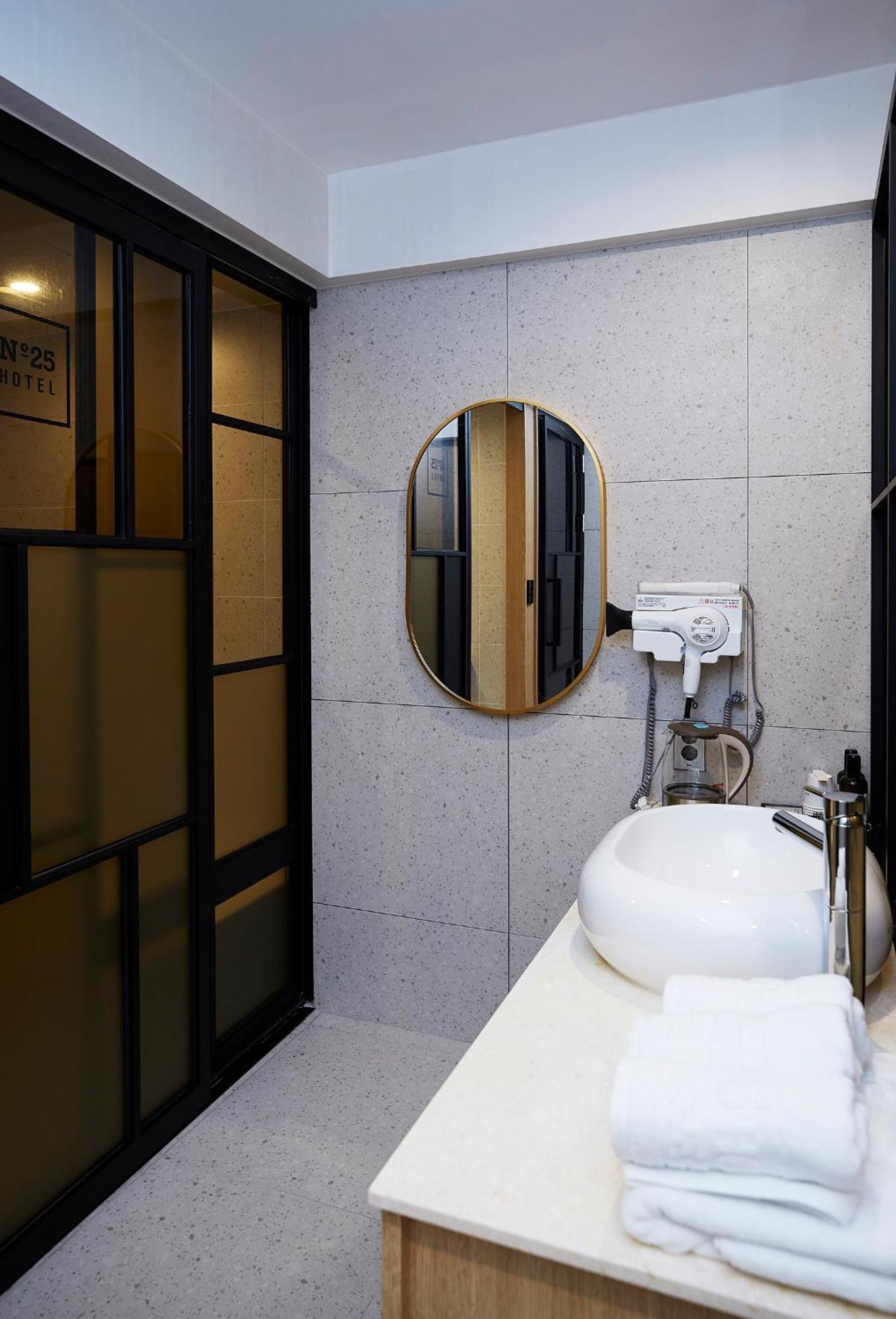 No.25 Hotel Incheon Songdo Екстериор снимка